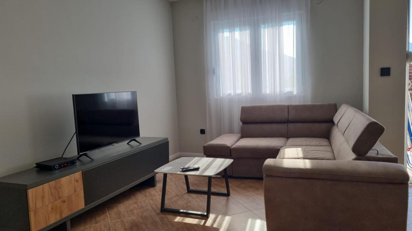 Apartments Luka Kotor Eksteriør billede