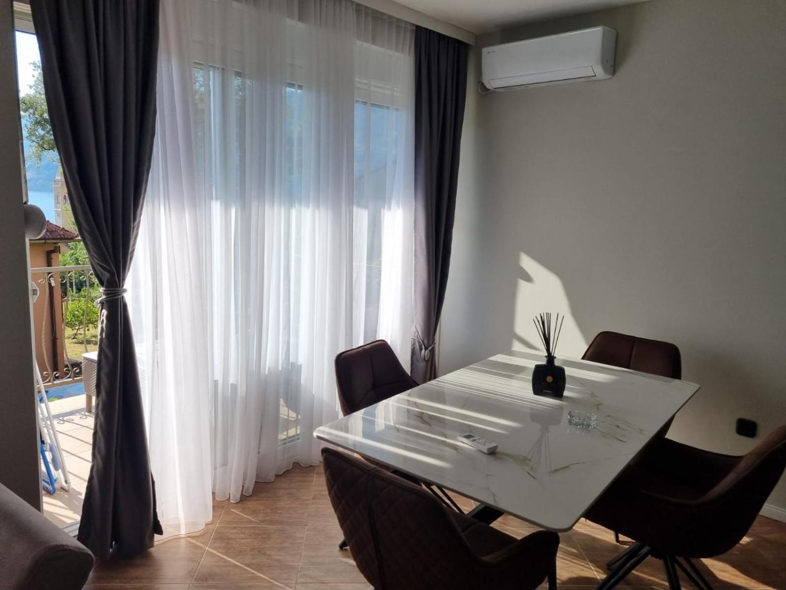 Apartments Luka Kotor Eksteriør billede