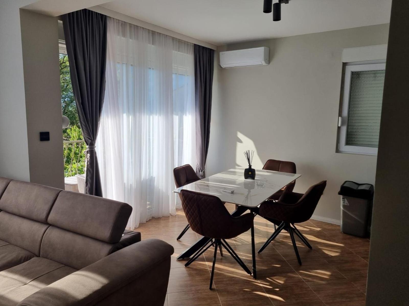 Apartments Luka Kotor Eksteriør billede