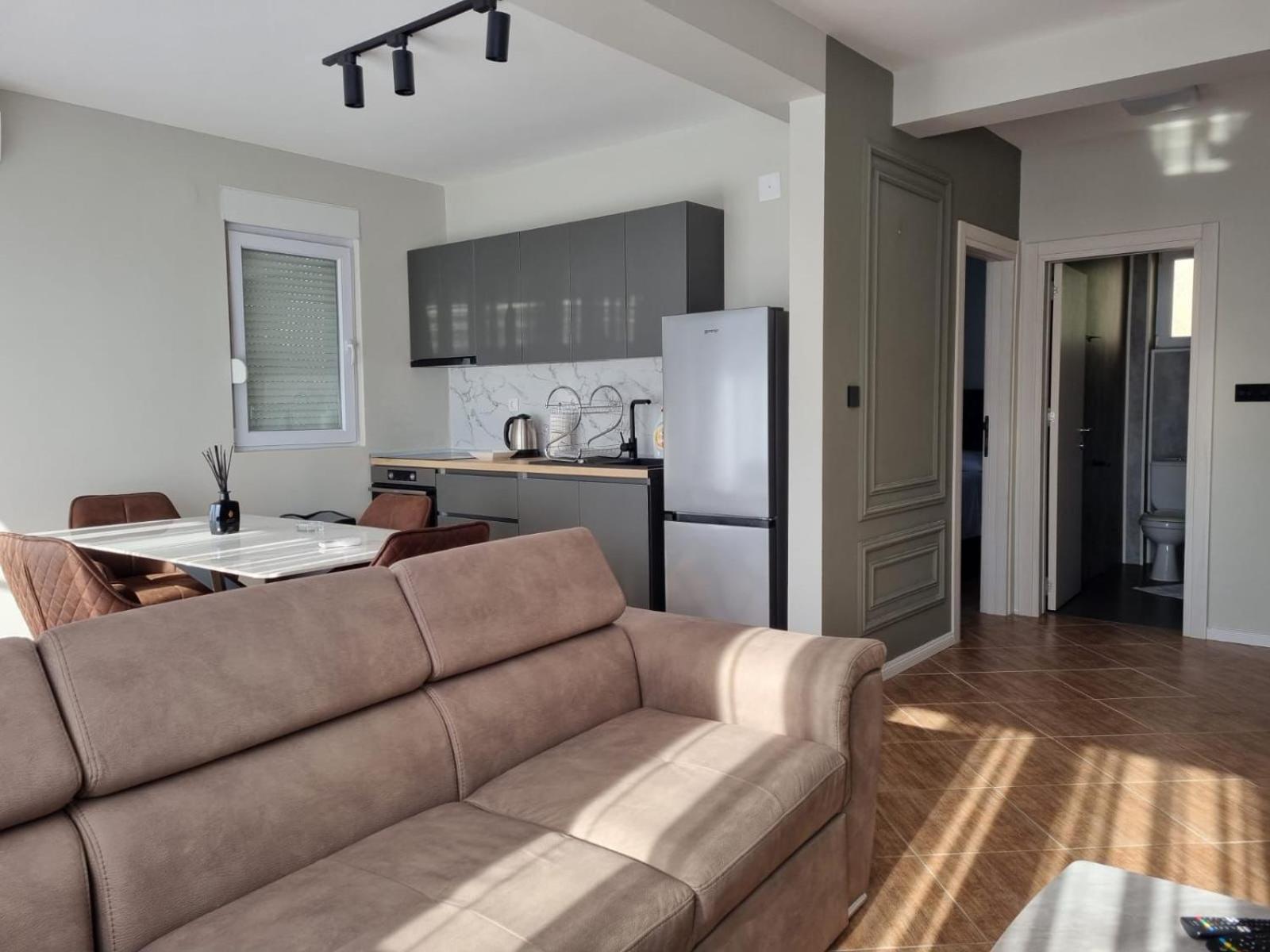 Apartments Luka Kotor Eksteriør billede
